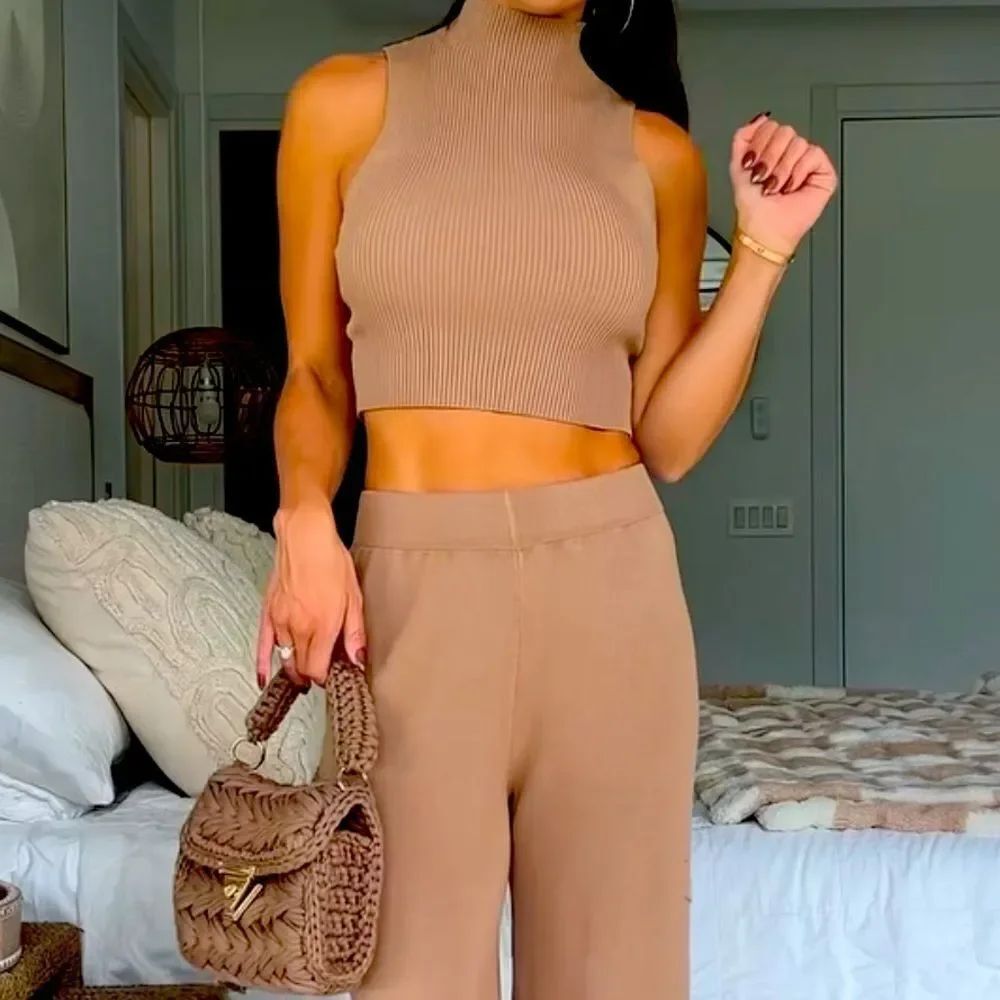 Brown ribbed crop top